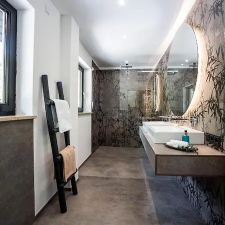 Primera Am Apartment